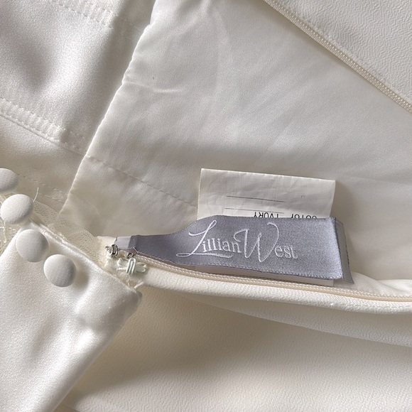 Lilian West wedding dress - Picture 5 of 10